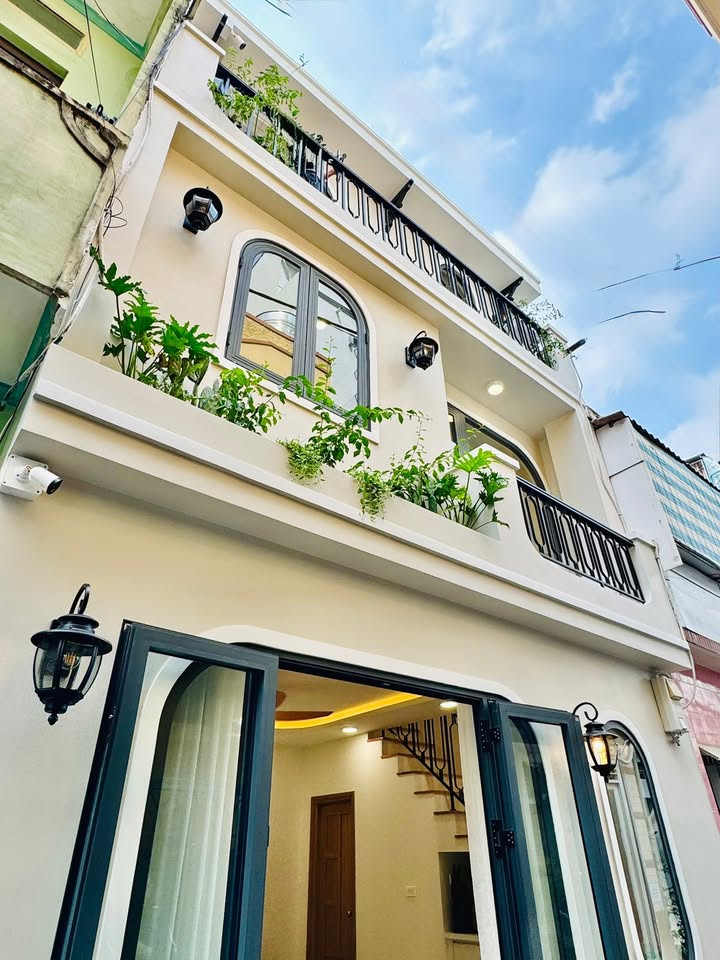 Nhà phố Vạn Kiếp, Bình Thạnh 20m² giá 5.95 tỷ - Hẻm xe hơi 1 trục, đầy đủ nội thất!