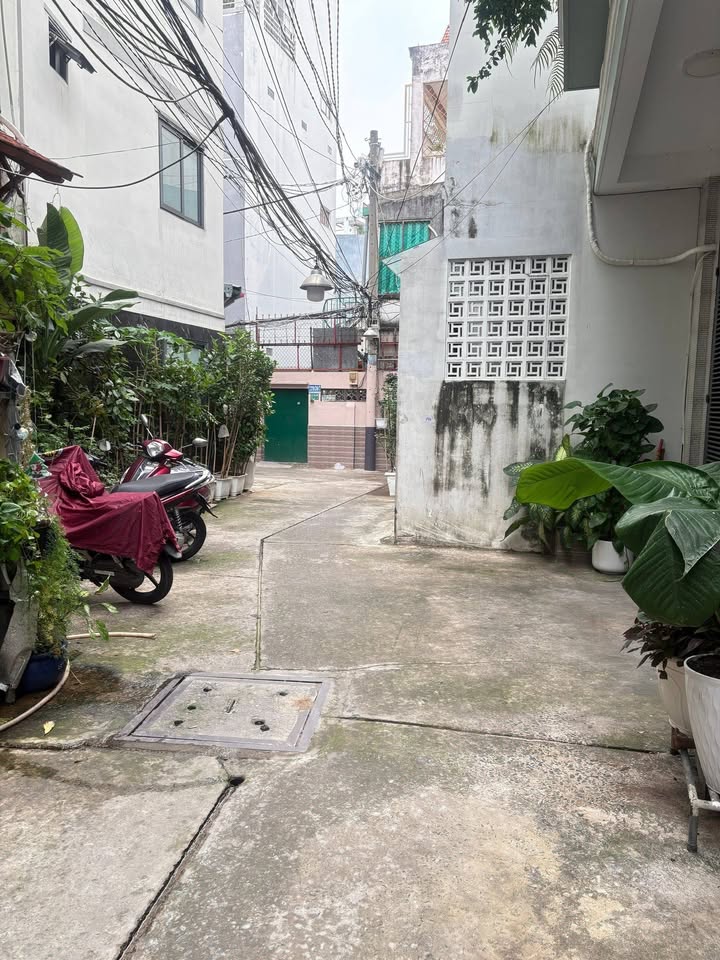 Nhà bán Hẻm 229 Bùi Thị Xuân, Quận Tân Bình 57m² giá 7.9 tỷ - An ninh, yên tĩnh!