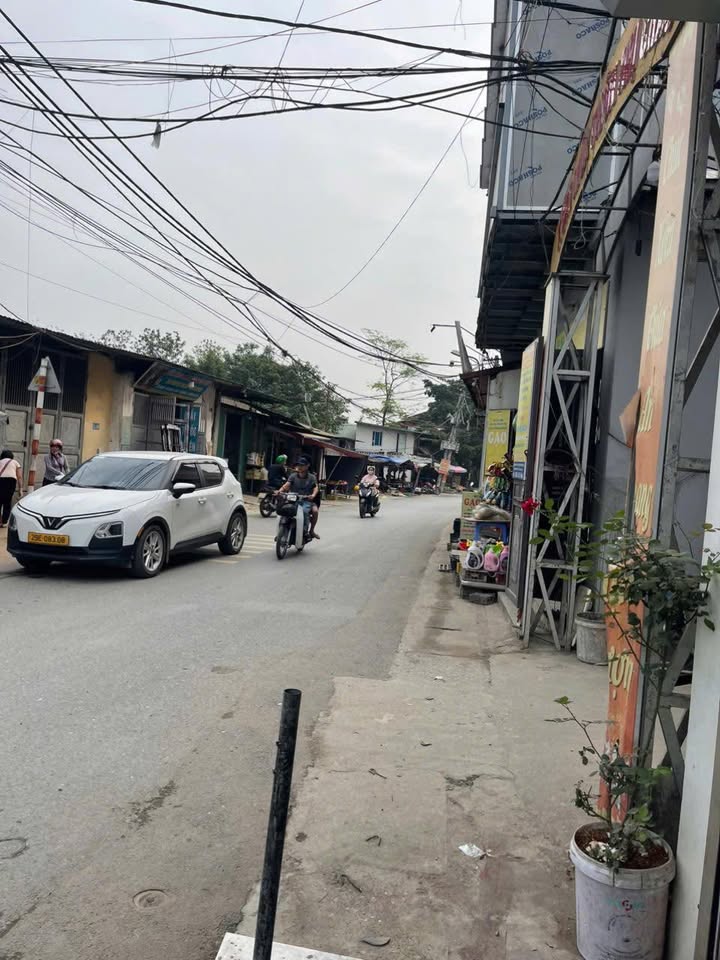 Nhà 3 tầng mặt đường Ngũ Hiệp, Thanh Trì 95m² giá 23.1 tỷ - Kinh doanh sầm uất!