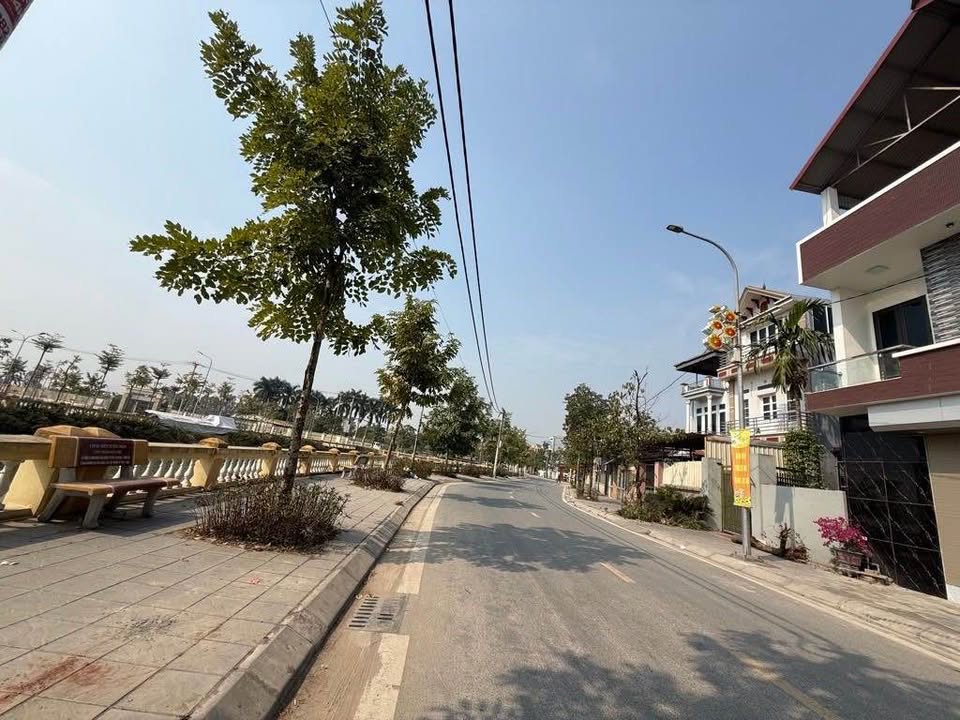 Đất nền 45m² Đường Nhạn, Xuân Nộn giá 3 tỷ - Sát hồ điều hòa, bán gấp!