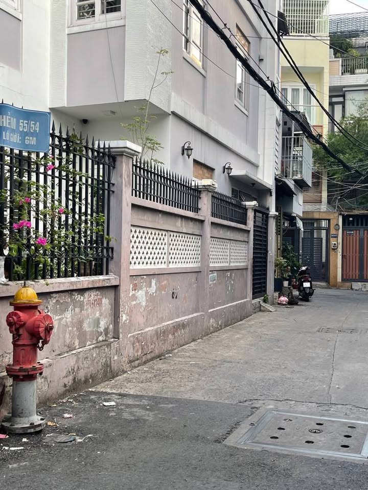 Nhà phố Tân Bình đường Lạc Long Quân 40m² chỉ 4.2 tỷ - Tiện xây mới ngay!