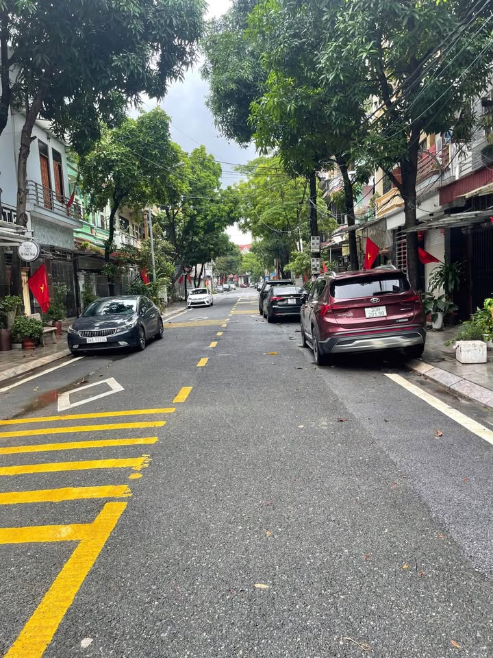 Bán đất tặng nhà 3 tầng tại Tôn Thất Tùng - Vĩnh Yên, 91.5m² chỉ 5 tỷ!