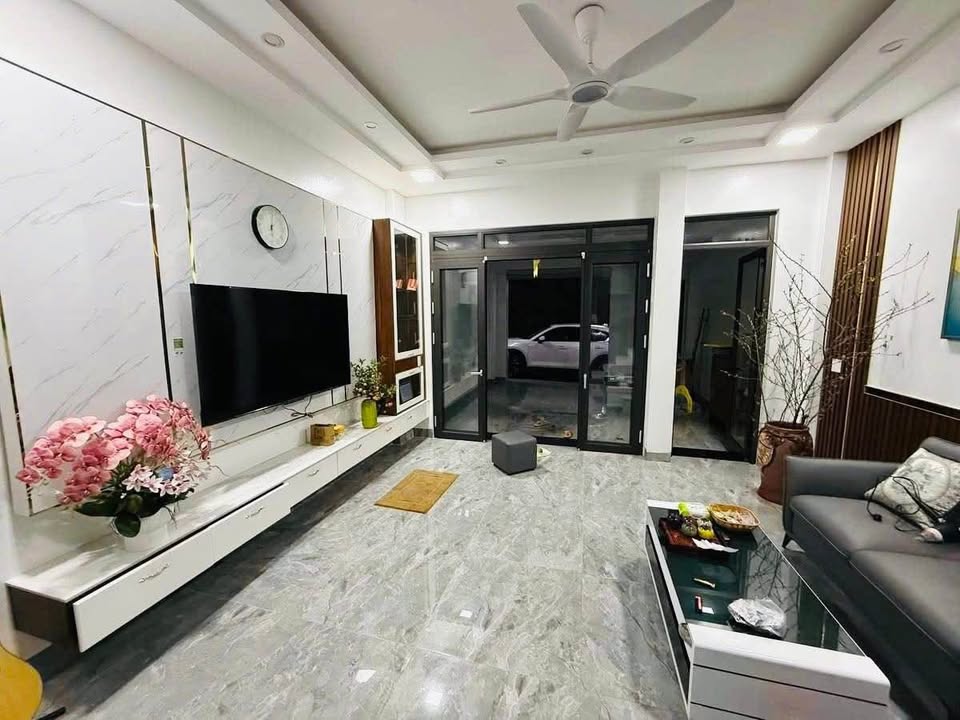 Nhà 2 tầng 1 tum tại phường Nguyễn Trãi, Hà Giang - Giá tốt chỉ 3 tỷ!