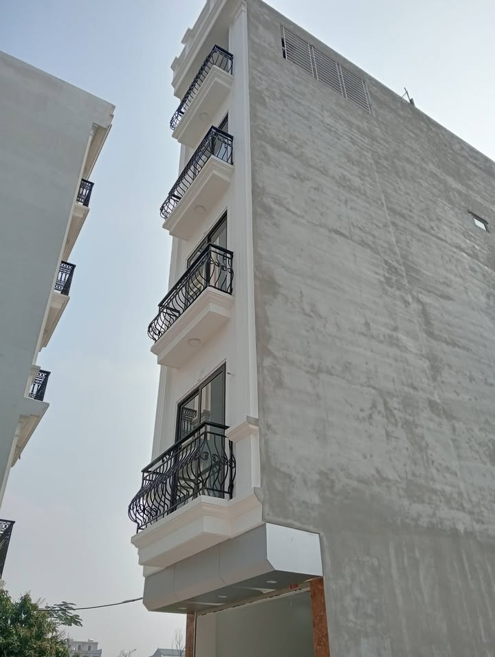 Nhà chính chủ bán Đông La, Hoài Đức 35m² giá 4.85 tỷ - Đẹp như mới, vào ở ngay!