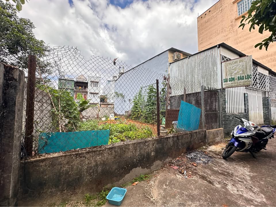 Đất nền trung tâm P.2, hẻm Đinh Tiên Hoàng 100m² giá chỉ 2.6 tỷ - Cơ hội đầu tư tuyệt vời!