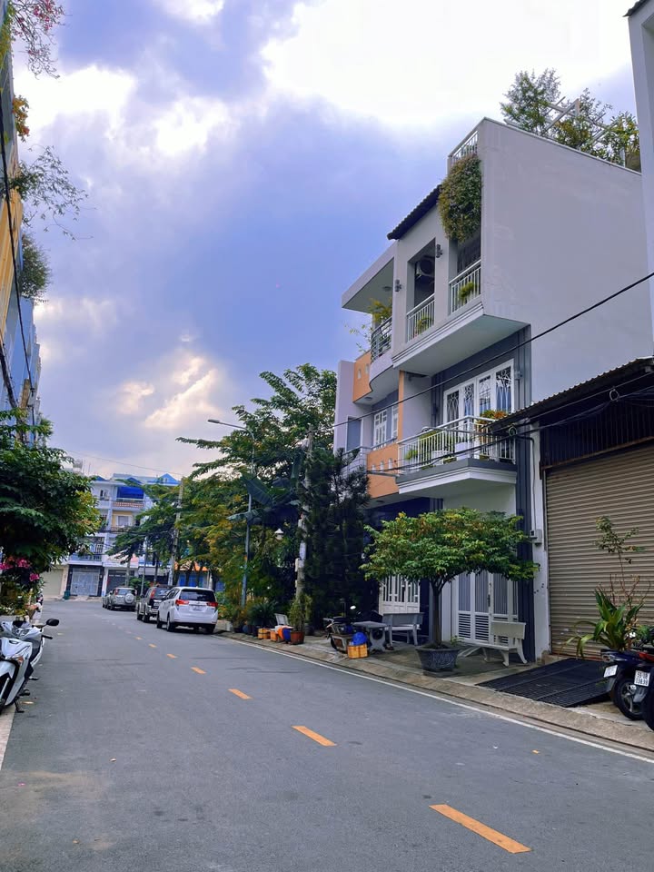 Nhà phố Bình Phú quận 6 127m² giá thỏa thuận - An ninh tuyệt đối, view công viên xanh mát!