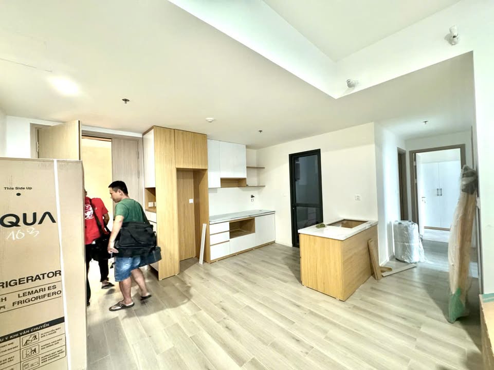 Căn hộ Vinhomes Grand Park Quận 9 73m² giá 5.1 tỷ - Trực diện hồ bơi tuyệt đẹp!