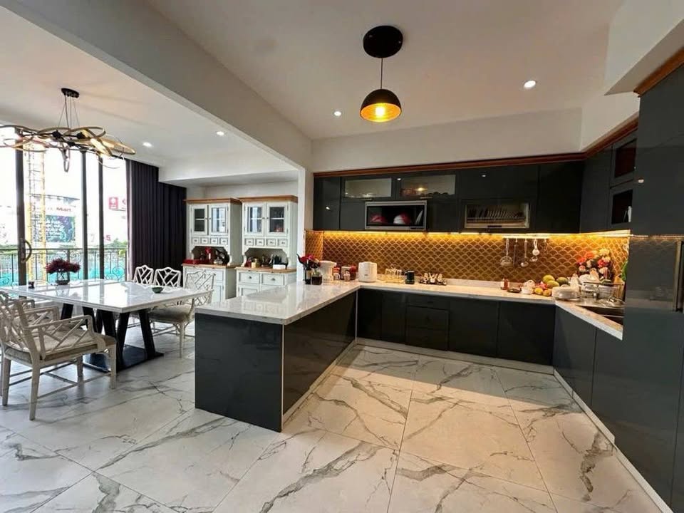 Căn hộ 8 tầng Hải Châu 100m² giá 23.5 tỷ - Đầu tư sinh lời hấp dẫn!