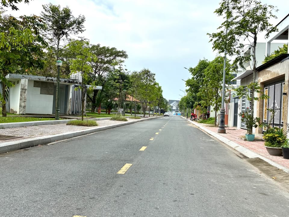 Bán đất thổ cư mặt tiền đường Tôn Đức Thắng 133m² giá chỉ 4.655 tỷ - Đối diện công viên thoáng mát!