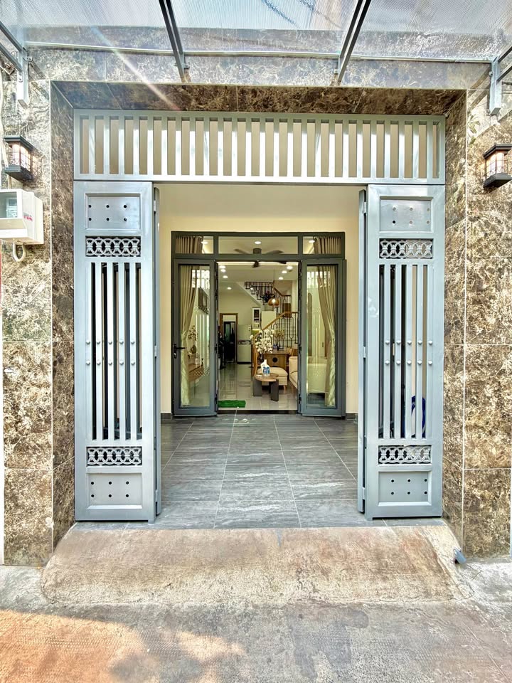 Nhà đẹp 2 tầng Gò Vấp 48m² giá 5.79 tỷ - Gần Vincom Phan Văn Trị!