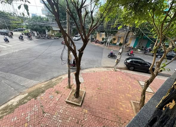 Nhà góc ngã tư 25m tại KĐT Chí Linh, Vũng Tàu - Thích hợp kinh doanh đa ngành!