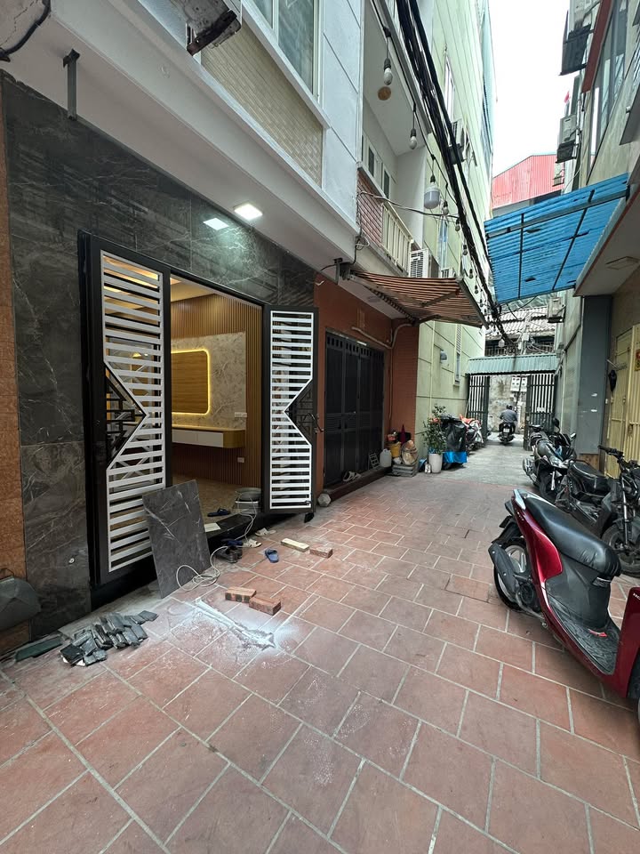 Nhà 5 tầng Phố Ngọc Thụy, Bồ Đề, Long Biên 35m² giá 9.2 tỷ - Sẵn sàng vào ở ngay!