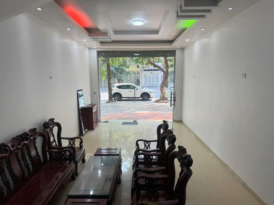 Nhà 4 tầng Dương Đình Nghệ 67.5m² giá 8.9 tỷ - Vị trí trung tâm hiếm có!