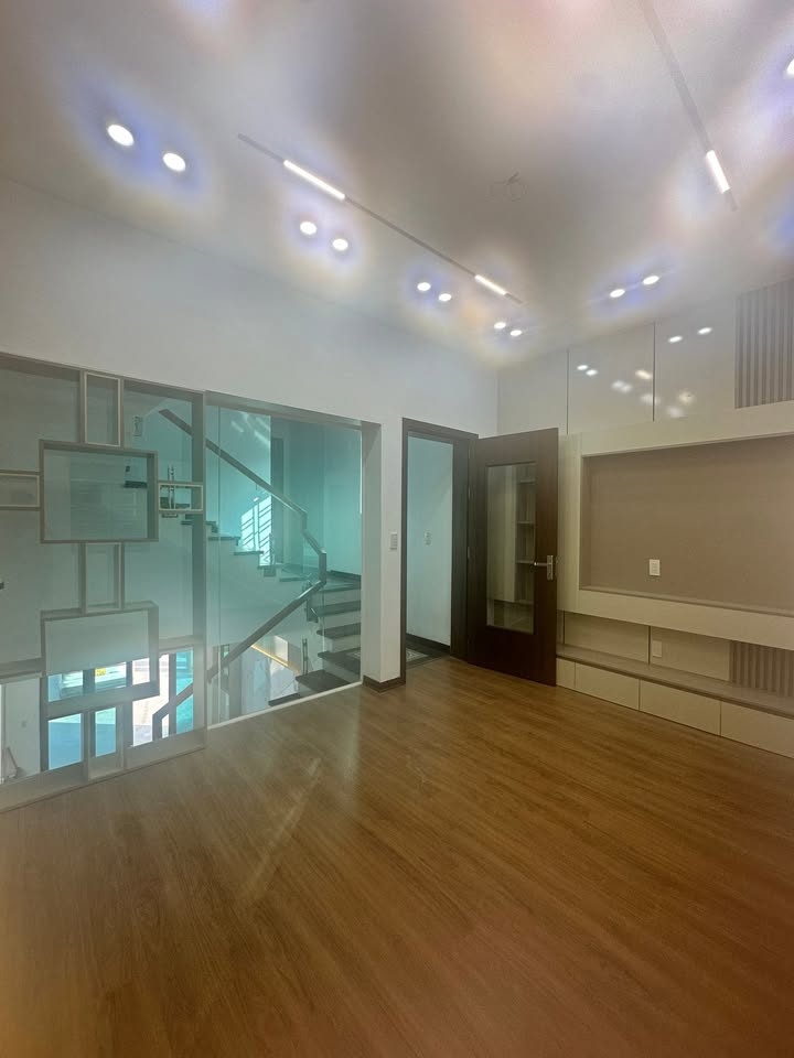 Bán nhà mặt phố Kim Sơn - Quận Hồng Bàng, Hải Phòng 50m² - Kinh doanh sầm uất, đầy đủ nội thất!