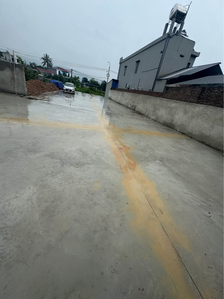 Xưởng 900m² mặt tiền 10m trên tỉnh lộ 261 - Giá chỉ 40 tỷ!