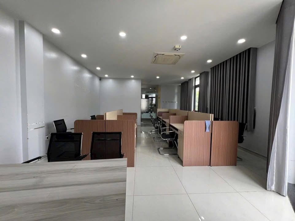 Văn phòng cho thuê KDT Vạn Phúc City 60m² giá 9.5 triệu - Góc 2 mặt tiền cực đẹp!