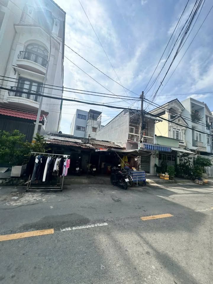 Bán nhà mặt tiền Lê Quốc Trinh, Quận Tân Phú 1278m² - Cơ hội đầu tư tuyệt vời!