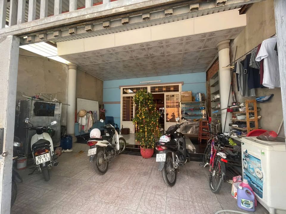 Nhà Bình An, Dĩ An 161m² giá chỉ 4 tỷ - Đầu tư hấp dẫn gần KCN VISIP 1!