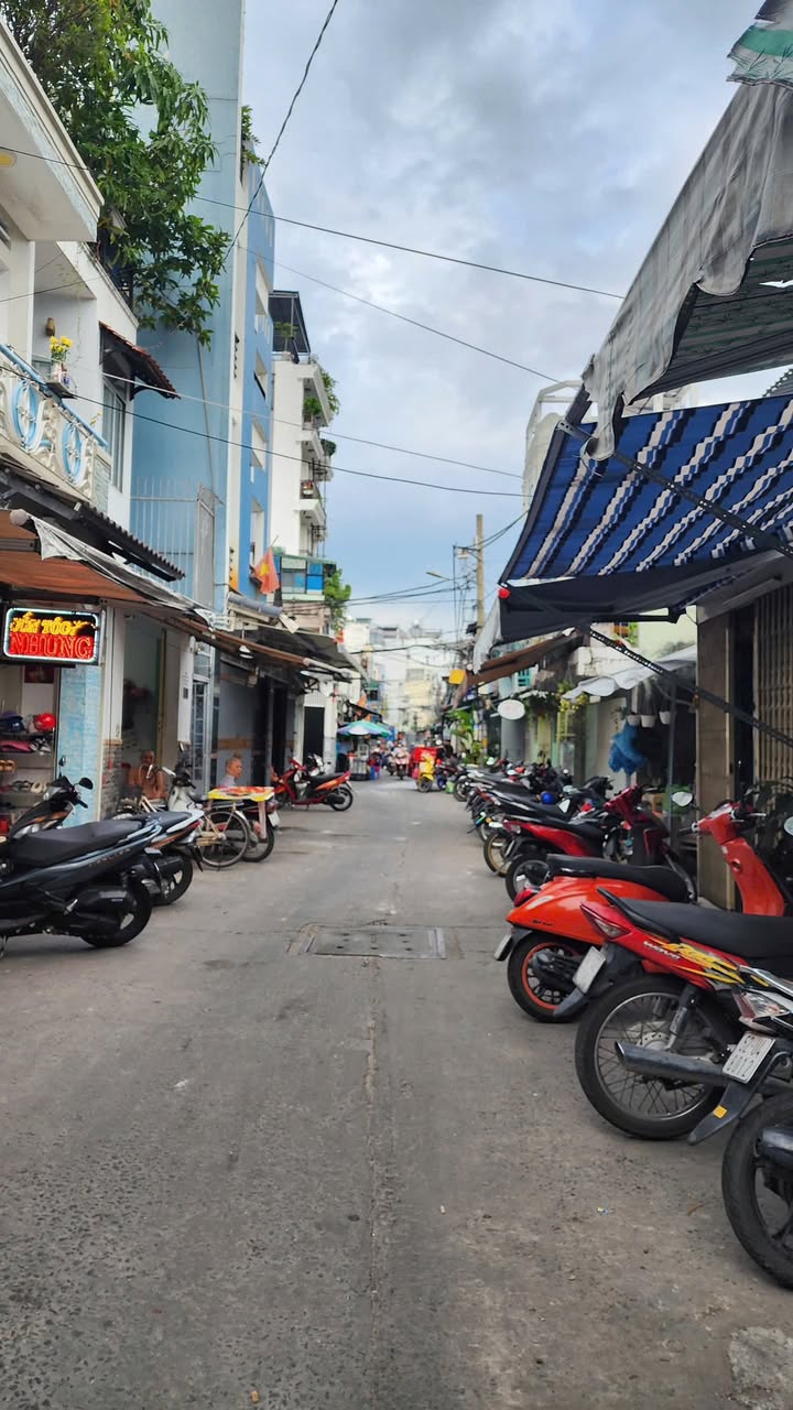 Nhà 2 tầng Hẻm xe hơi Phường Gia Định, Bình Thạnh giá chỉ 1.73 tỷ - Sổ hồng riêng!