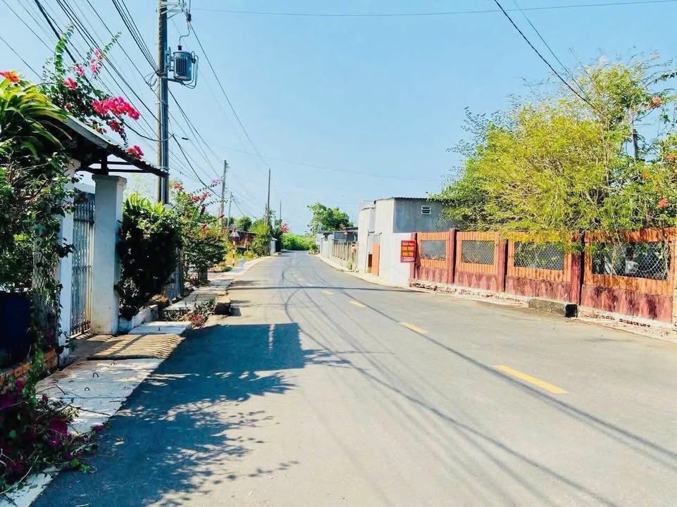 Đất nền Xuyên Mộc 608m² giá 2 tỷ - Mặt tiền đường nhựa, dân cư đông đúc!