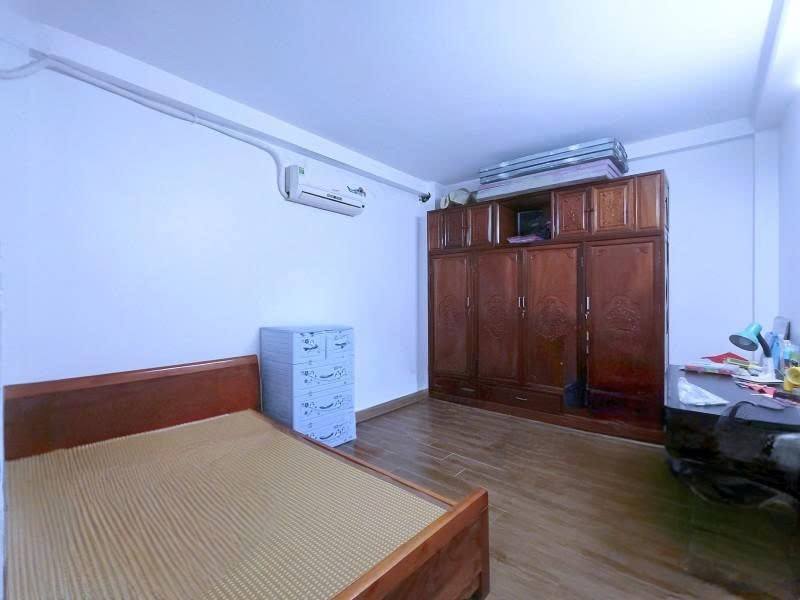 Nhà phố Hồ Tùng Mậu 175m² giá 7.9 tỷ - Sát cầu vượt Mai Dịch, giao thông thuận tiện!