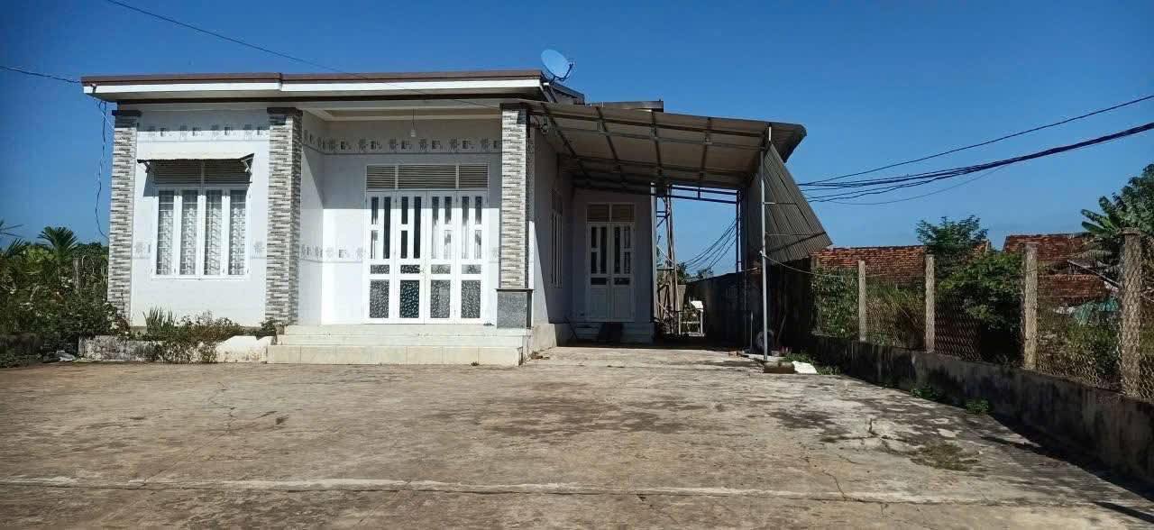 Nhà mặt tiền kinh doanh tại Cư Ê Wi, Cư Kuin 360m² giá 799 triệu - Cơ hội đầu tư tuyệt vời!