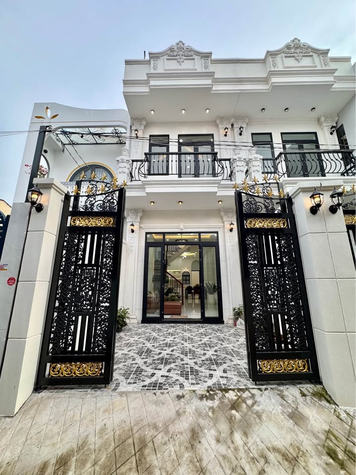 Nhà Lầu P5 Đạo Thạnh Mỹ Tho 94m² giá 2.88 tỷ - Tặng full nội thất!