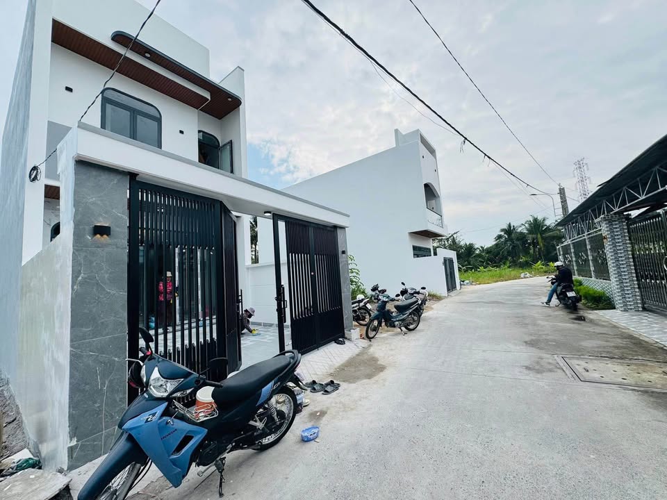 Nhà phố chính chủ Phường Trung An 90m² giá 2.49 tỷ - Thiết kế hiện đại, tiện nghi!