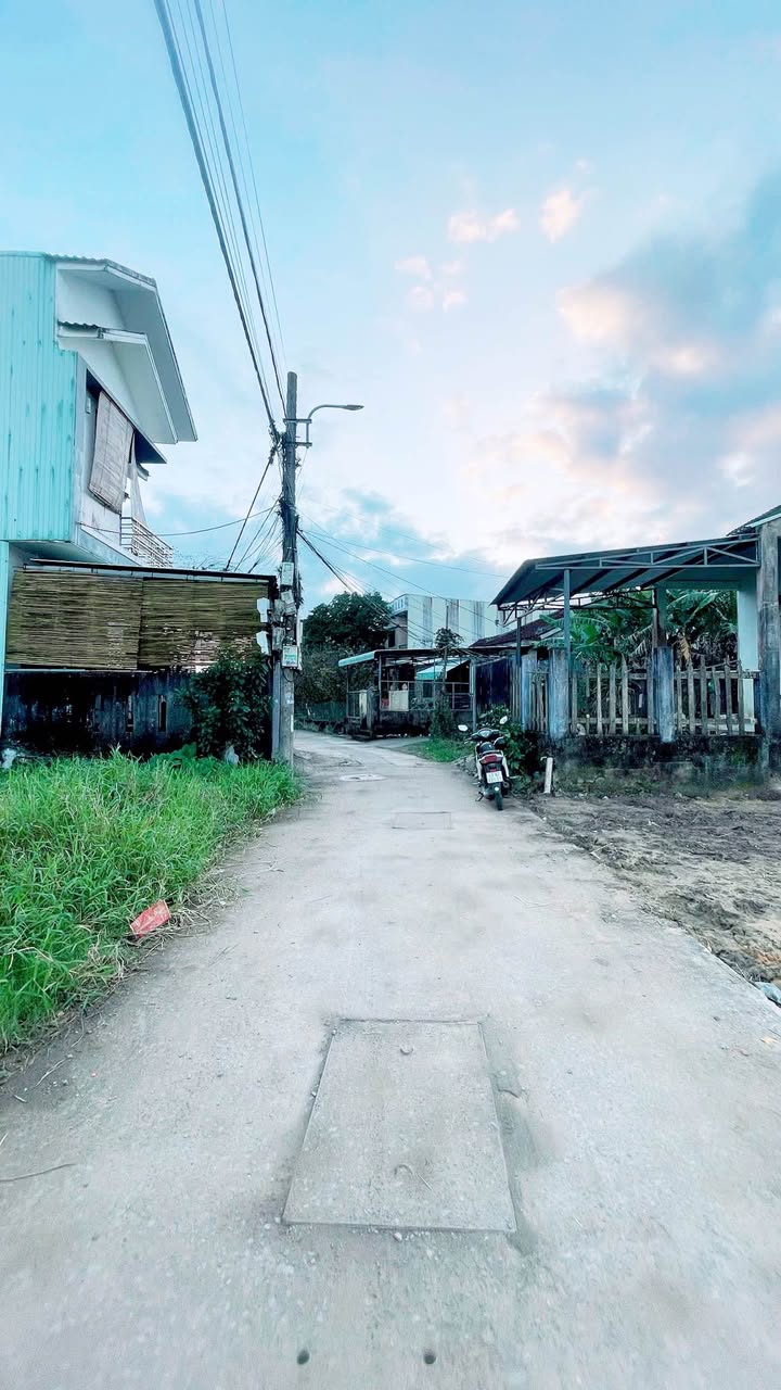 Đất mặt đường bê tông Phong Nam, Hòa Châu 135m² giá 2.55 tỷ - Sổ đỏ chính chủ!