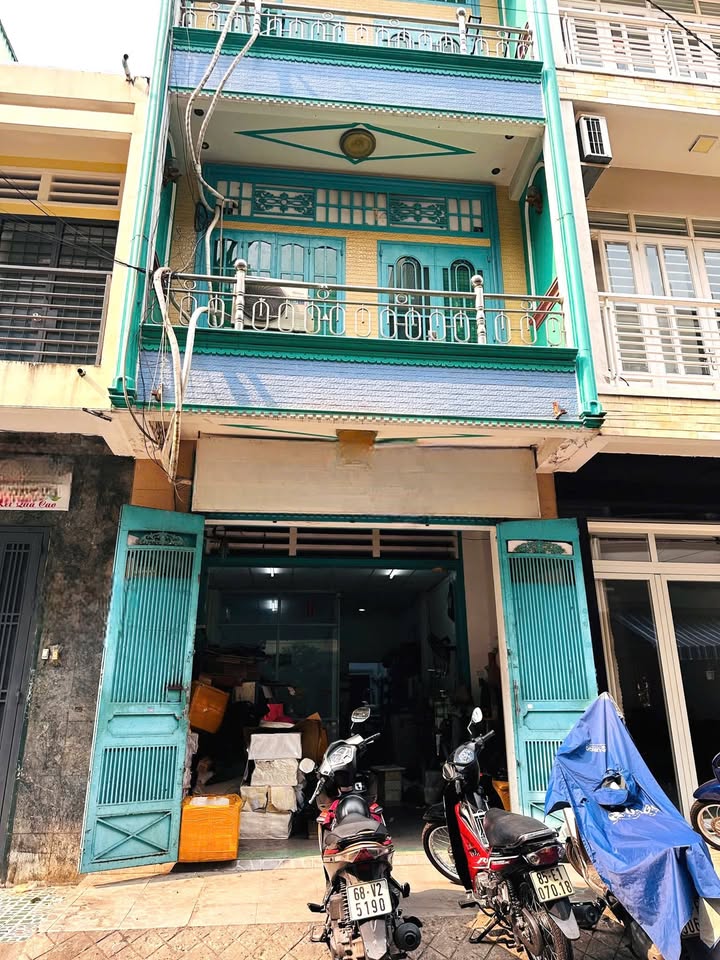 Nhà cho thuê nguyên căn Quận 10 - Diện tích 64m², giá 25 triệu - Phù hợp kinh doanh ngay!