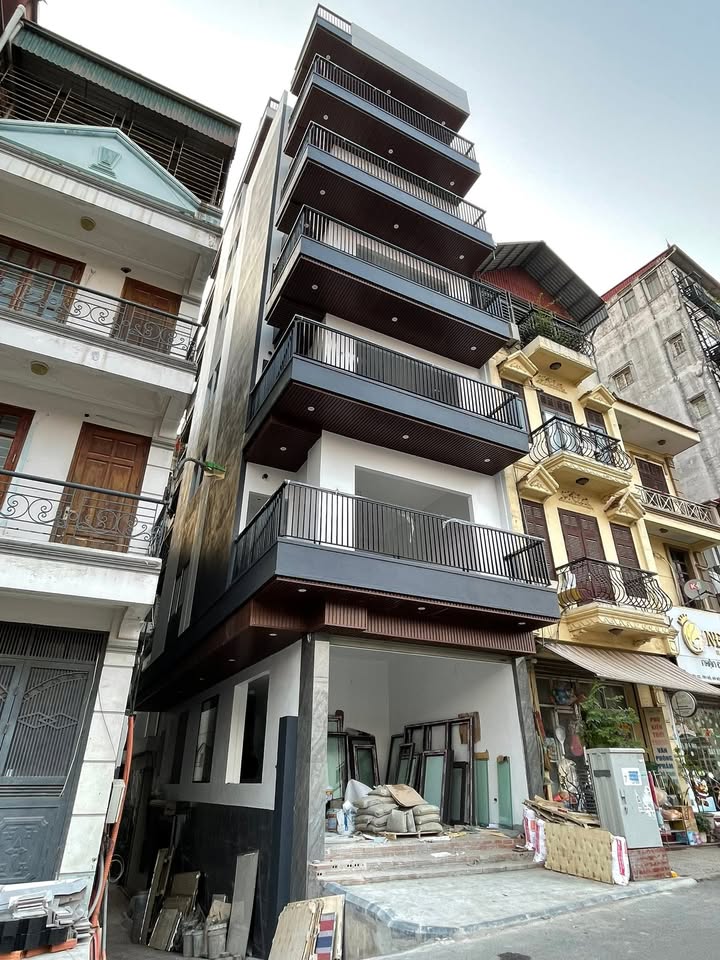 Cho thuê nhà mặt đường Âu Cơ, Tây Hồ 69m² giá 150 triệu - Phù hợp kinh doanh đắc địa!