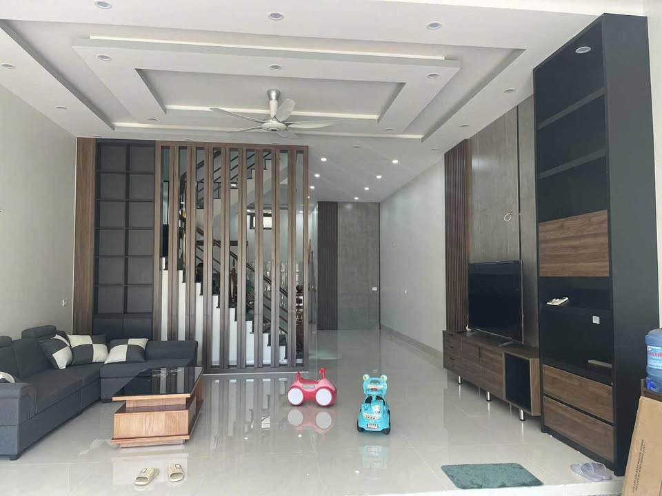 Nhà 3 tầng mới xây 2022 tại Noong Bua, Điện Biên Phủ 98m² giá 2.97 tỷ - Sẵn sàng vào ở ngay!