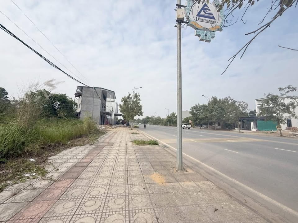 Đất nền kinh doanh đường Nguyễn Tất Thành 130m² giá 6.x tỷ - Đầu tư sinh lời!