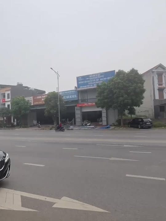 Bán gấp FrontHouse mặt tiền đường Nguyễn Tất Thành 180m² giá 15 tỷ - Gần Đại học Hùng Vương!