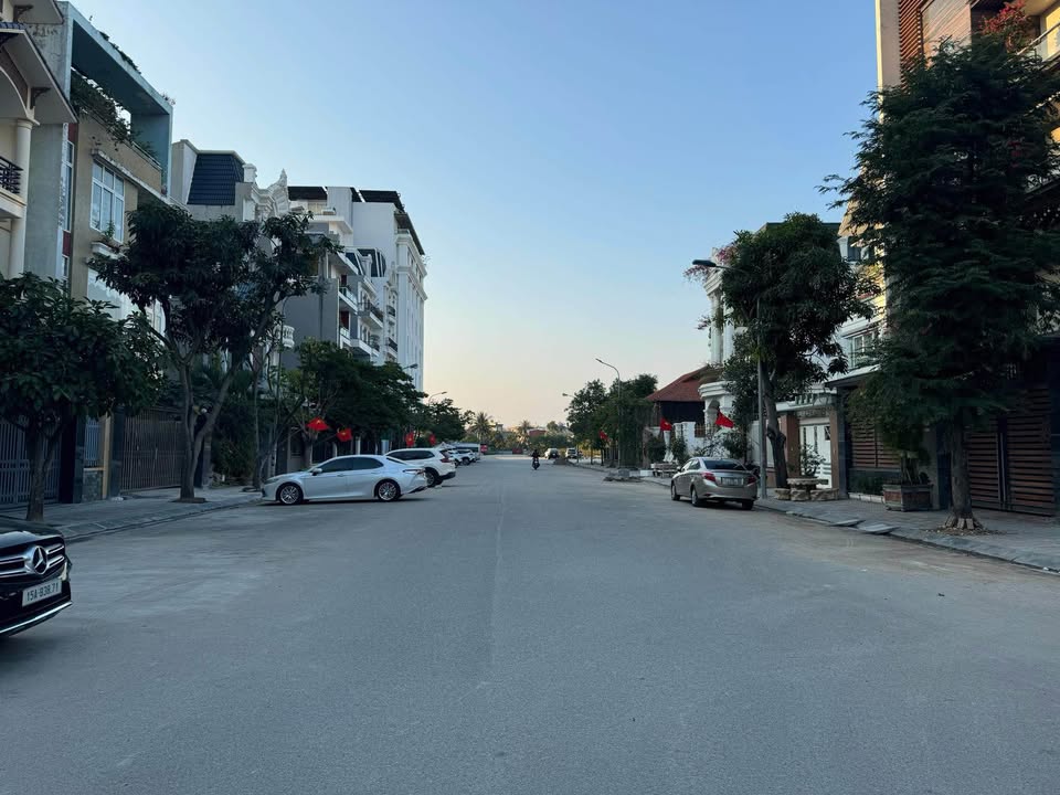 Biệt thự đường Lê Hồng Phong Hải Phòng 200m² giá 21.5 tỷ - Chính chủ, sổ đỏ đầy đủ!