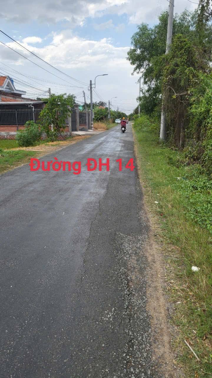 Đất nền 1000m² mặt tiền đường nhựa xã Long Thượng - Giá chỉ 9 tỷ!