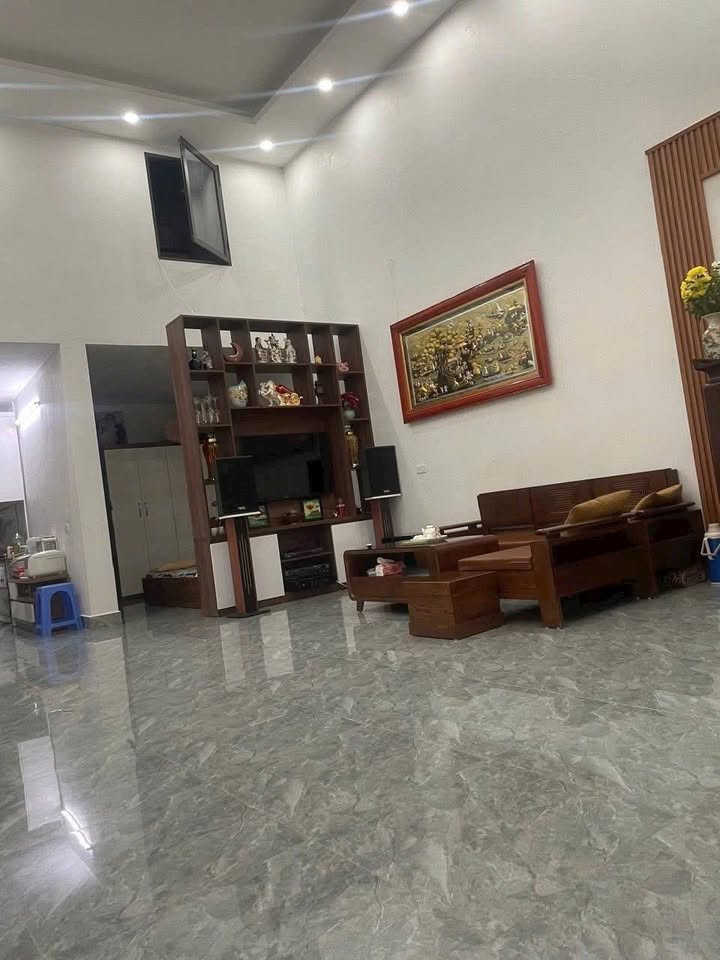 Nhà mặt tiền 6m tại Ngõ 255 Lĩnh Nam, Hoàng Mai 110m² - Kinh doanh thuận lợi, giá chỉ 8 tỷ!