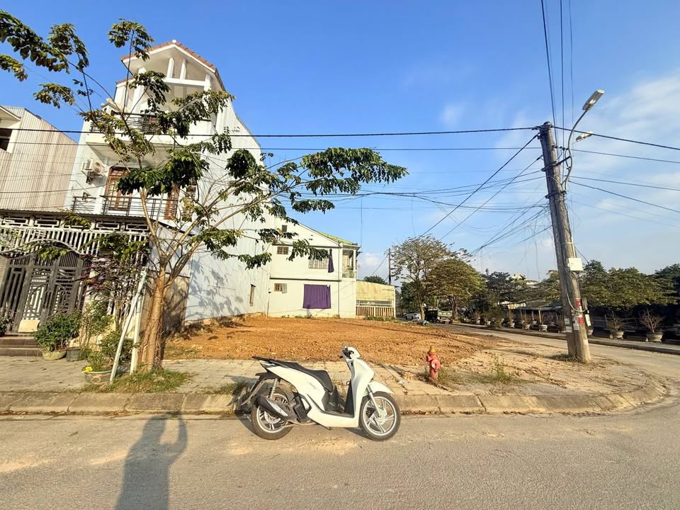 Đất Lô Góc Kqh BÀU VÁ, Phường Thủy Xuân 260m² giá 13 tỷ - View công viên xanh mát!