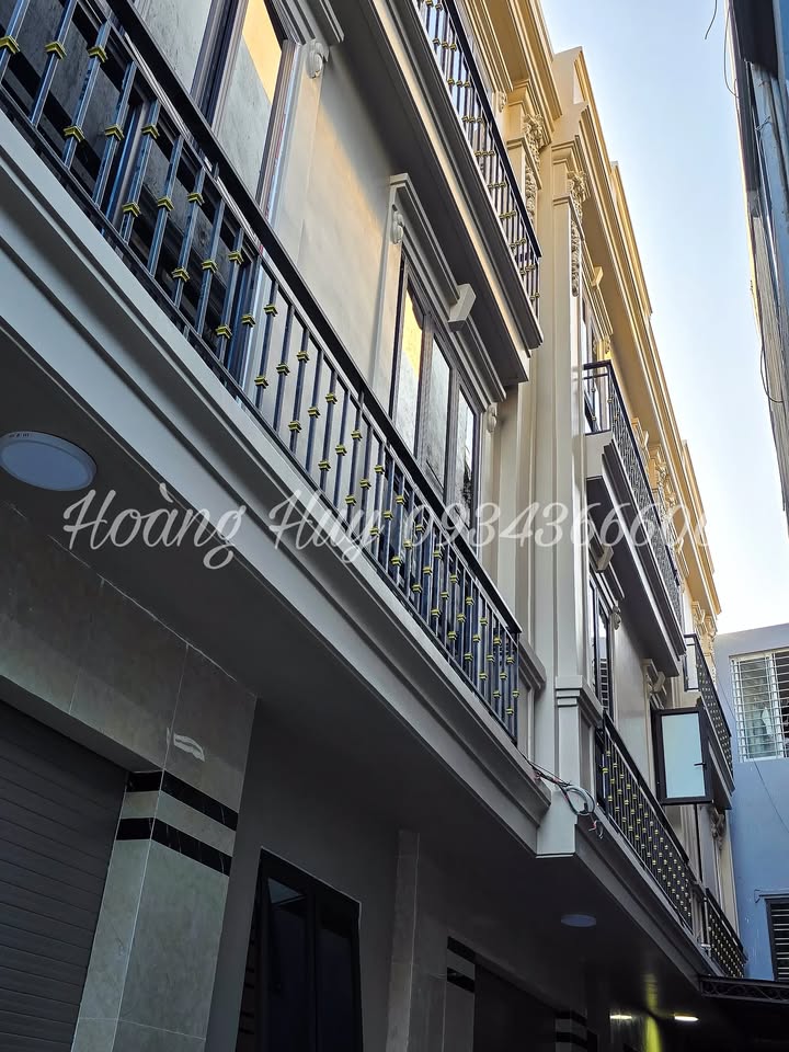 Nhà đẹp 3 tầng Chợ Hàng - Lê Chân - 126m² giá 3 tỷ - Chính chủ bán gấp!