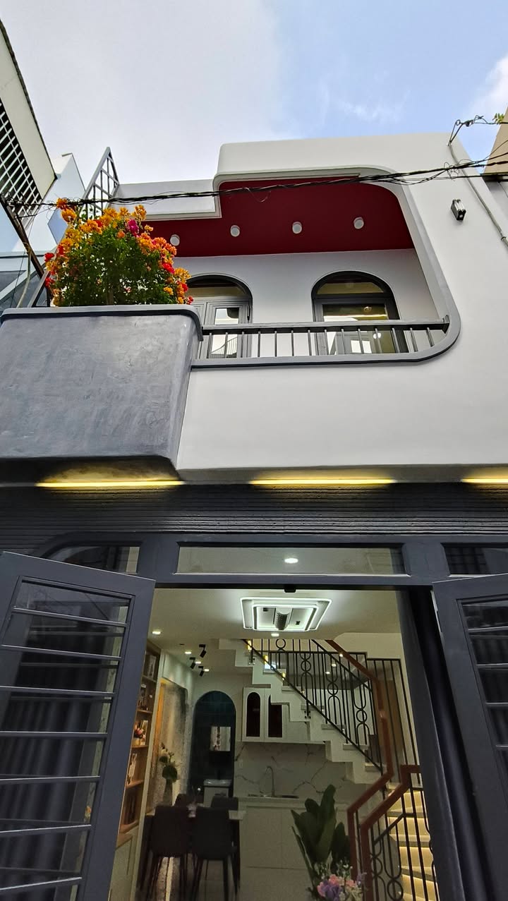 Nhà đẹp Gò Vấp 29m² giá 4.78 tỷ - Sổ mới chính chủ, đầy đủ nội thất!