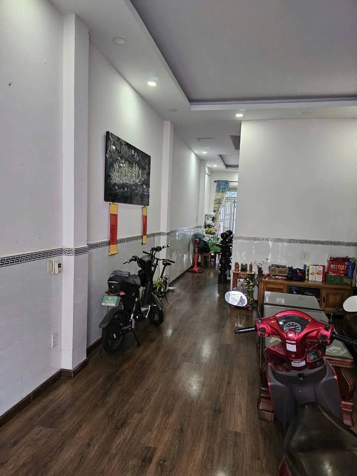 Bán nhà FrontHouse 2 mặt tiền Hoàng Văn Hòe, Tân Phú 60m² - Vị trí đắc địa ngay ngã tư!