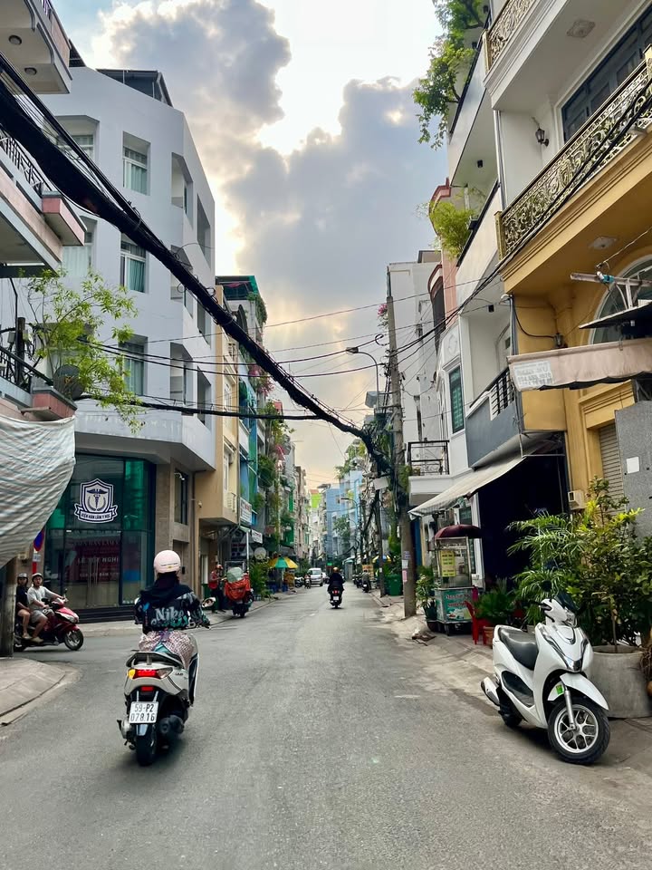 Nhà 3 tầng Lý Thường Kiệt, Tân Bình 90m² giá chỉ 6.7 tỷ - Sổ hồng nở hậu!