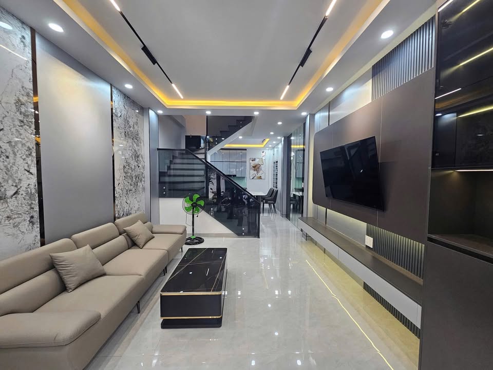 Nhà 4 tầng Bạch Mai 40m² giá 9 tỷ - Chính chủ cần bán gấp!