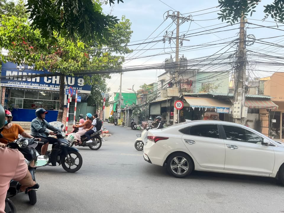 Đất mặt tiền kinh doanh Đông Hòa, Dĩ An 67,7m² giá 4,7 tỷ - Cơ hội vàng đầu tư!