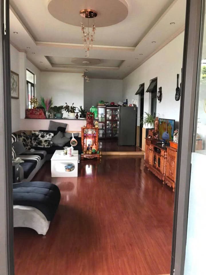 Nhà Hiệp Thạnh, Huyện Đức Trọng 252,9m² giá 3,7 tỷ - Full nội thất, sân vườn rộng!