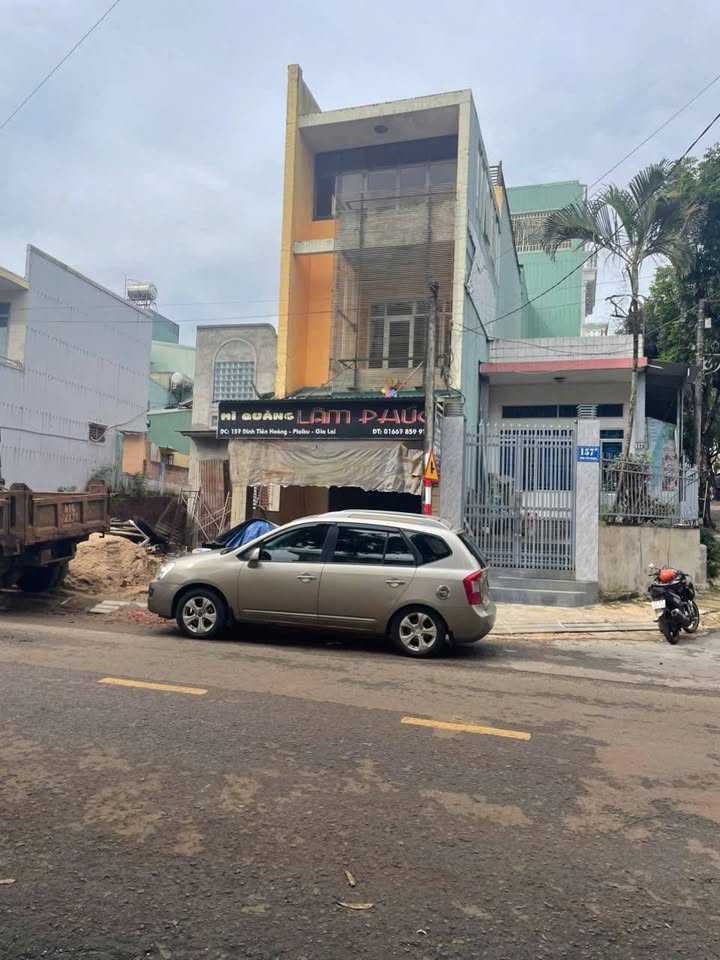 Bán nhà mặt tiền Đinh Tiên Hoàng, Pleiku 101m² giá 5 tỷ - Kinh doanh tốt!