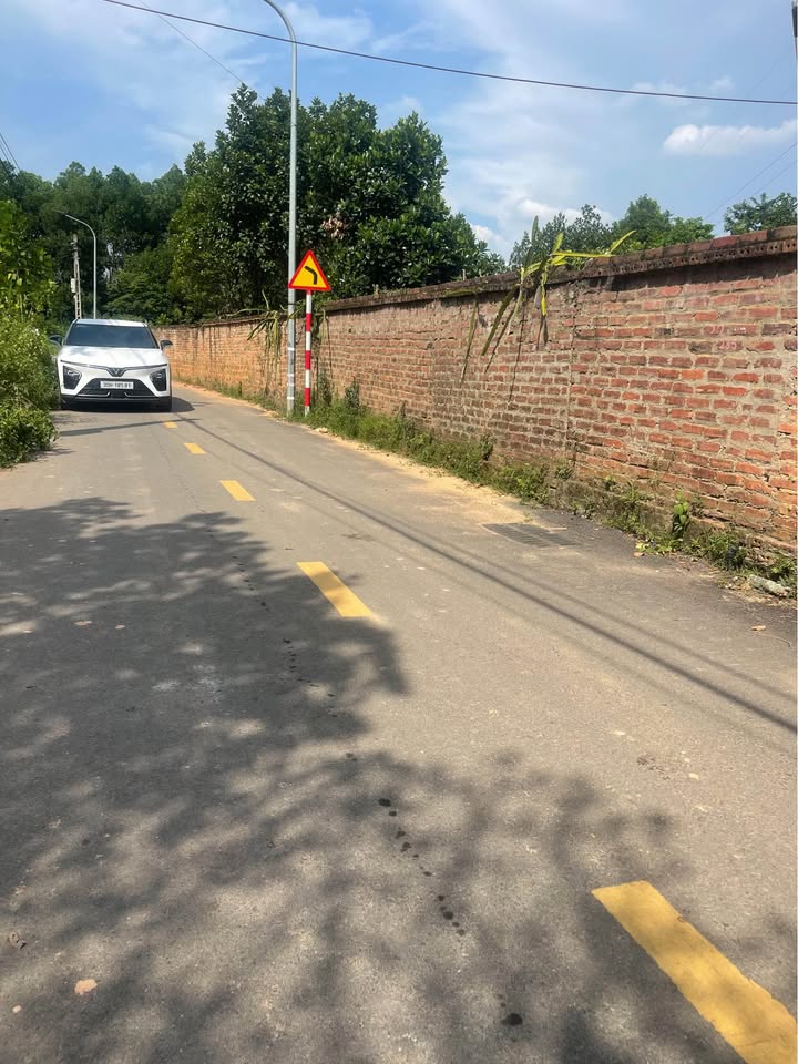 Đất 600m² Phường Tùng Thiện, Thạch Thất - Mặt tiền đẹp, phong thủy tốt để đầu tư!