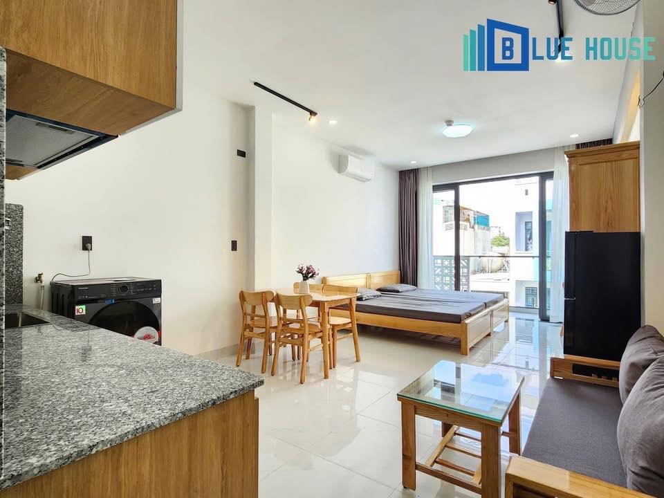 Căn hộ cho thuê Tân Bình 50m² - Ban công lớn, gần sân bay Tân Sơn Nhất!