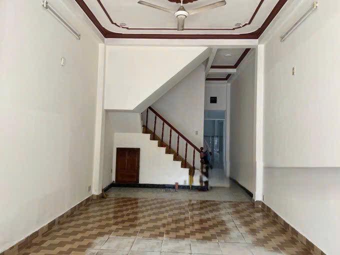 Nhà mặt tiền Tân Sơn Nhì, Quận Tân Phú 68m² - Cho thuê giá 24 triệu/tháng!