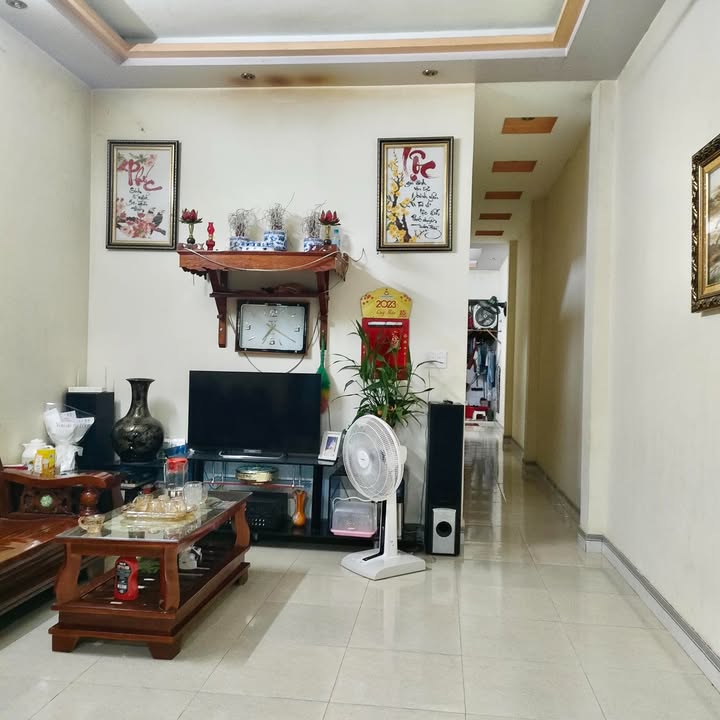 Nhà cấp IV tại Trần Phú, 80m² giá 1 tỷ - Vị trí thuận lợi, cơ hội đầu tư hấp dẫn!